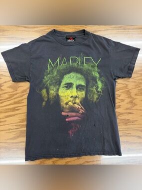 Vintage Thrashed Bob Marley Shirt Zion Tag S - 16 x 23 - Smoke Blunt Jamaica